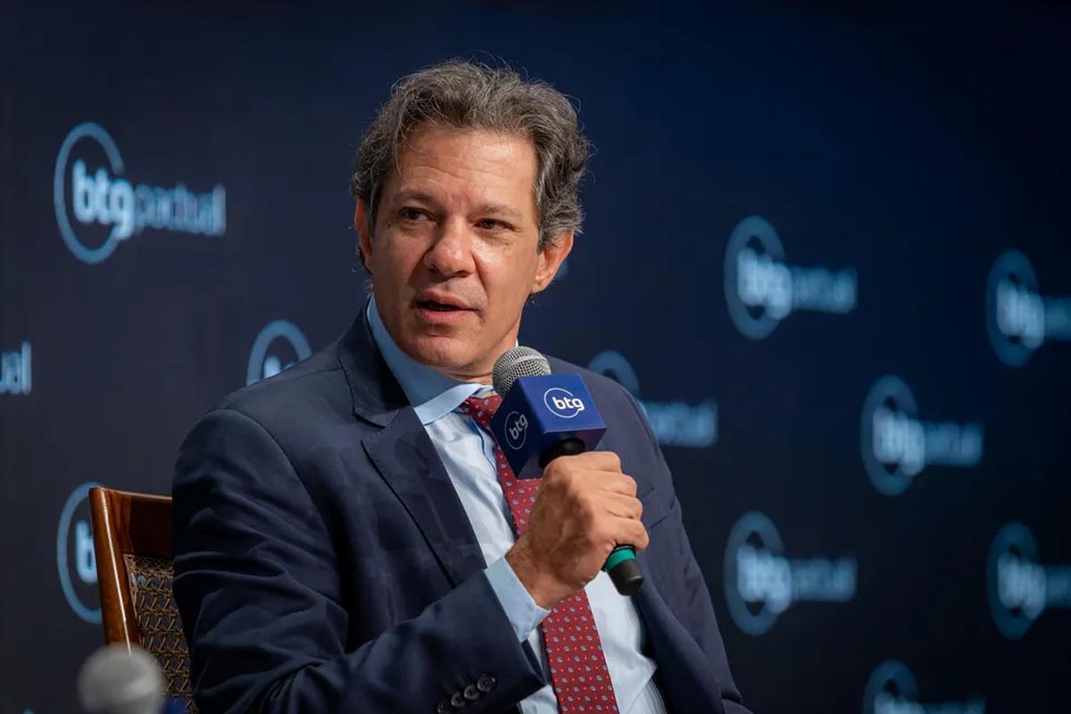 Haddad afirma que Brasil não deve se preocupar com medidas de Trump