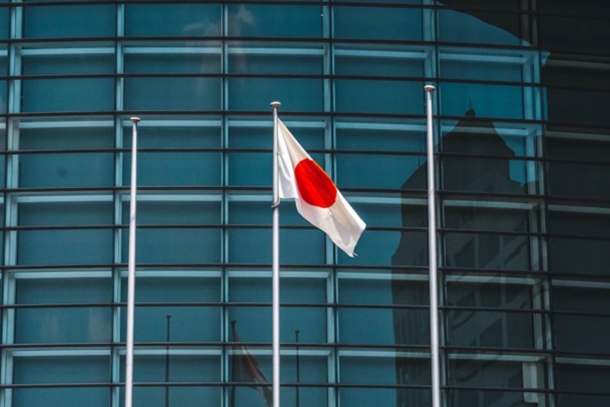 Japonês Nikkei desaba 12,4% e tem maior tombo diário desde Black Monday de 1987